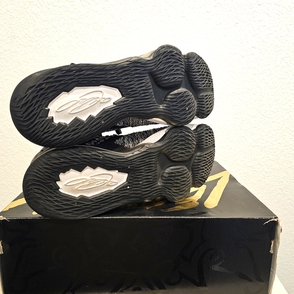 Nike Lebron 17 - Picture 6 of 7